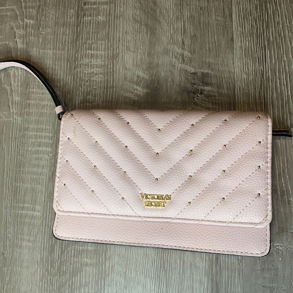 Victoria's Secret Light Pink New Studded V Quilted Slim Bifold Wallet